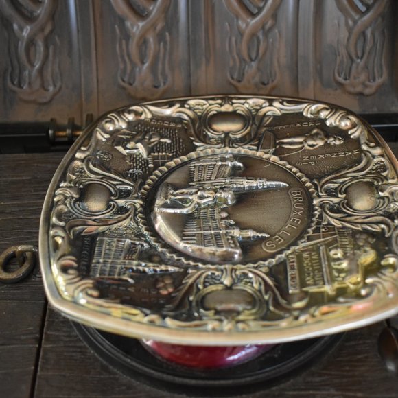 Vintage antique 3D ART WALL HANGING PLATE Brussels and its monuments - Picture 6 of 10